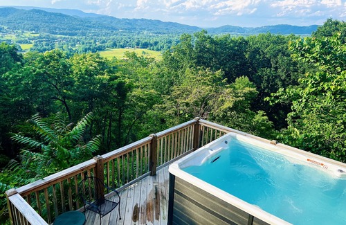 Wears Valley Cabin | Little Greenbriar Lodge 13 Bedroom Cabin by RedAwning
