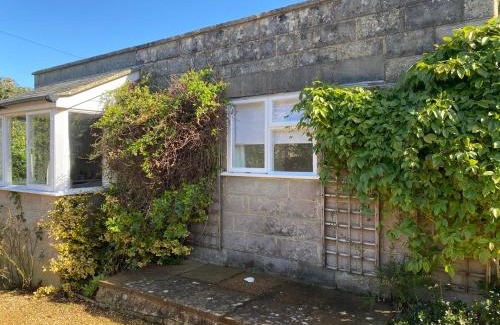 Seaview House | Little holiday cottage in Seaview, minutes walk to beach