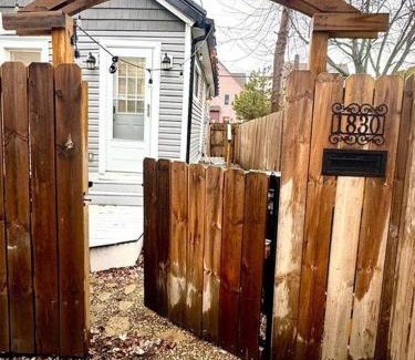 Detroit - Shoreway Apartment | Little house on 47th