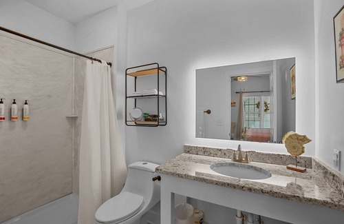 Washington Hotel | Little Inn on Main 214 West Main Street