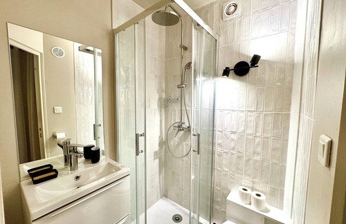 Gorge de Loup Apartment | Little Italy - Studio fourvière - quais de saône Lyon 9
