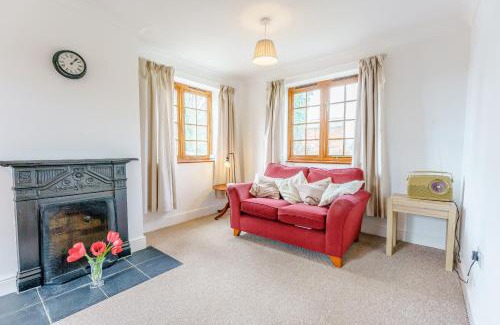 Tonbridge House | Little Melrose