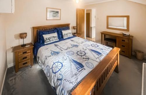 Caergeiliog House | Little Netherleigh