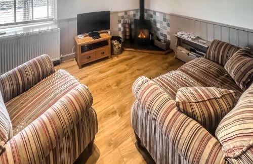Caergeiliog House | Little Netherleigh