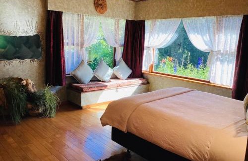 Mount Creighton House | Little Paradise Lodge
