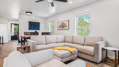 Fairview House | Little Pisgah Sunrise by AvantStay Mountain View