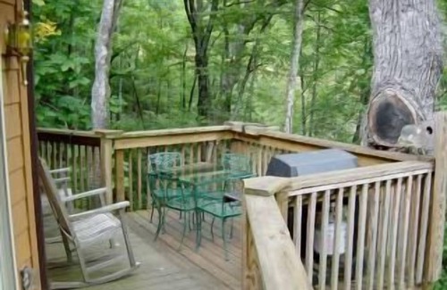 Spruce Pine House | little round house