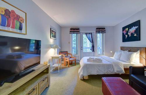 Mont-Tremblant Apartment | Little Sunshine, Nature retreat, 10min of mountain