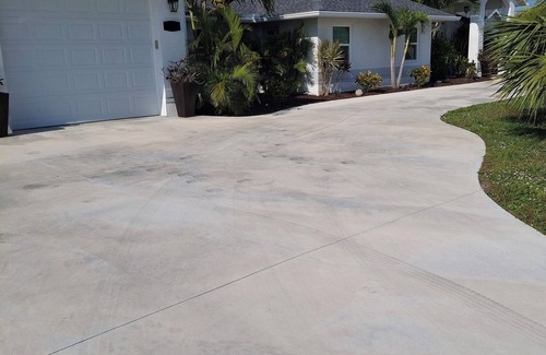 Deep Creek Apartment | LIUXURY STUDIO IN DEEDED COMMUNITY GOLF ! BLOCK AWAY, HEATED POOL!