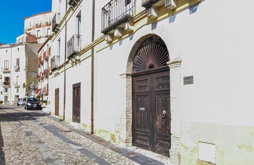 Amantea Apartment | Live in style in this beautiful vacation apartment with sea view in Amantea.