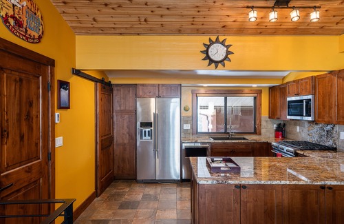 Ketchum Condo | Live the Ketchum Executive LIfe - Ski, Hike, Dine and Work