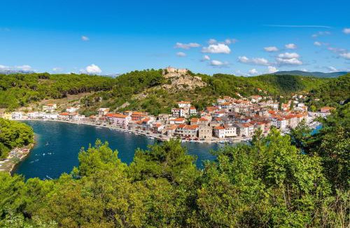 Novigrad Apartment | Live & Work Dalmatian Way at Chic Lajka Duplex