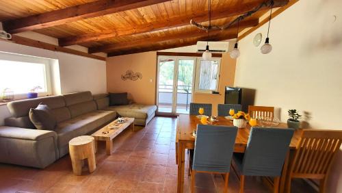 Novigrad Apartment | Live & Work Dalmatian Way at Chic Lajka Duplex