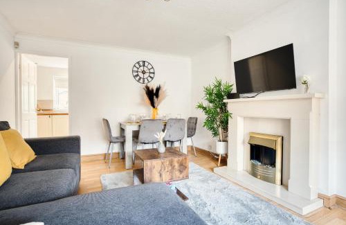 Liverpool House | LIVERPOOL HOME with FREE PARKING
