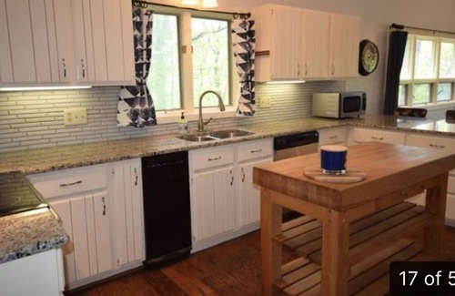Pedlars Edge House | Livin' On The Edge Cozy Mountain Home at Wintergreen Resort.