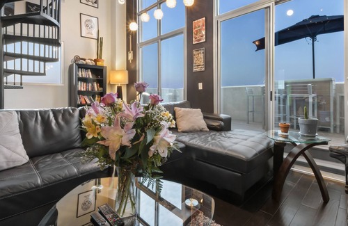 Raynolds Addition Condo | Living the Dream Penthouse - Best Views in ABQ