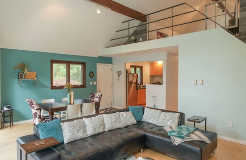 Livingston Manor House | Livingston Manor Pool and Lake Retreat