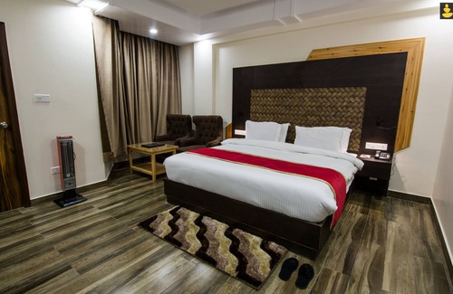 Chail Resort | LivingStone Mountain Retreat Chail Premium Room