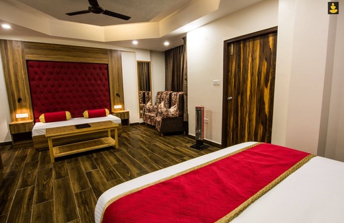 Kandaghat Resort | LivingStone Mountain retreat Chail Premium Plus Room