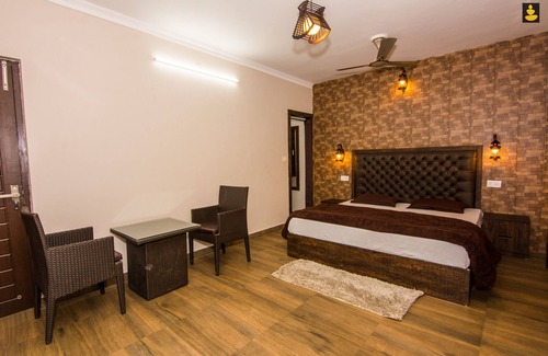 Bullawala Resort | LivingStone Riverside Hills Resort Suite Room