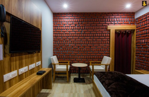 Bullawala Resort | LivingStone Riverside Hills Resort Classic Room