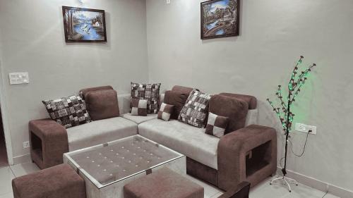 Kumarhatti Resort | LivingStone Sky Hills Apartment Kasauli