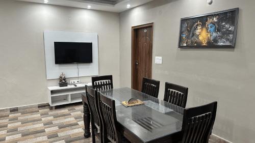 Kumarhatti Resort | LivingStone Sky Hills Apartment Kasauli