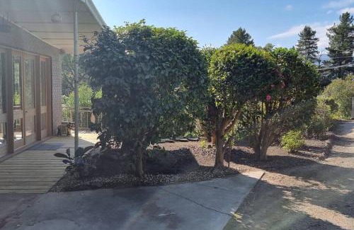 Woori Yallock House | Liz Garden country house