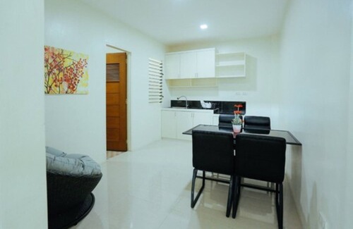 Angeles City House | Ljenj Apartelle