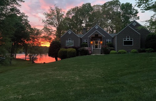 Troutman Apartment | LKN WATERFRONT studio in wonderful Mooresville NC all inclusive
