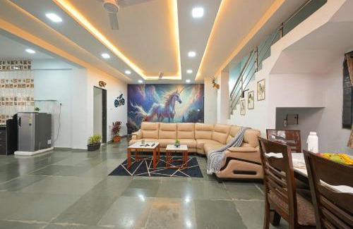 Malavli Villa | ll EMPYREAN STAY II LUXURY ll CELESTIAL UNICORN VILLA ll 3BHK ll AC ll PRIVATE BIG POOL ll