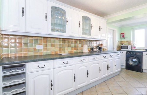 Bodorgan House | LLAIN DELYN, pet friendly, character holiday cottage in Malltraeth