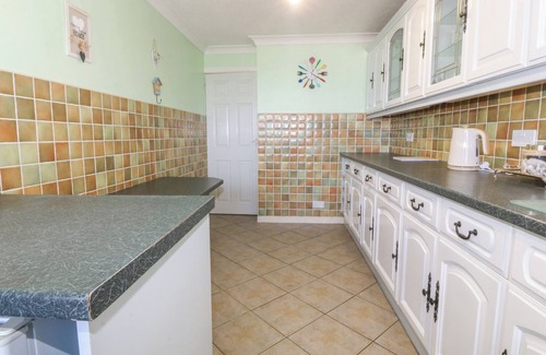 Bodorgan House | LLAIN DELYN, pet friendly, character holiday cottage in Malltraeth