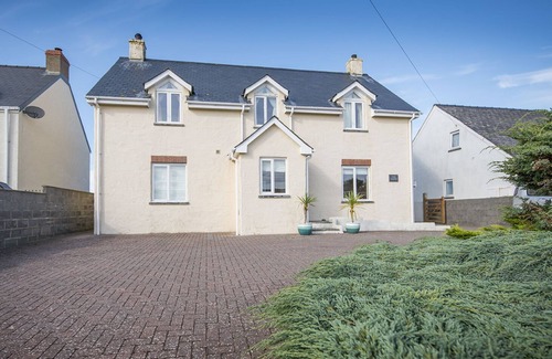 Trefin Cottage | Llain Gwynfor, Holiday Cottage Trefin, Sleeps 8, 4 bedrooms, bathrooms