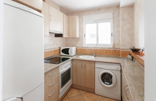 Oliva House | LLAMÀNTOL - Cosy house with private terrace near the beach.