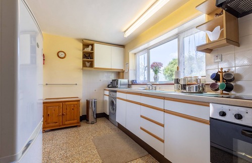 Trefin Cottage | Llanwg, Holiday Cottage Trefin, Sleeps 5, 3 bedrooms, bathrooms