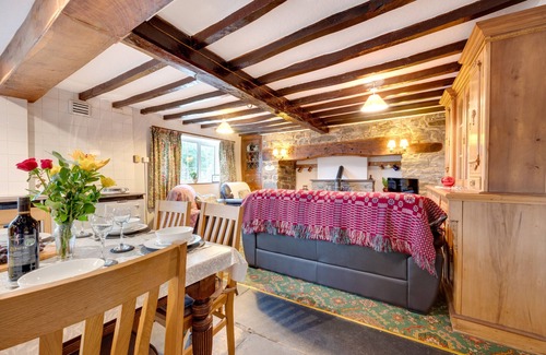 Machynlleth House | Llety Hiriaeth - Four Bedroom House, Sleeps 6