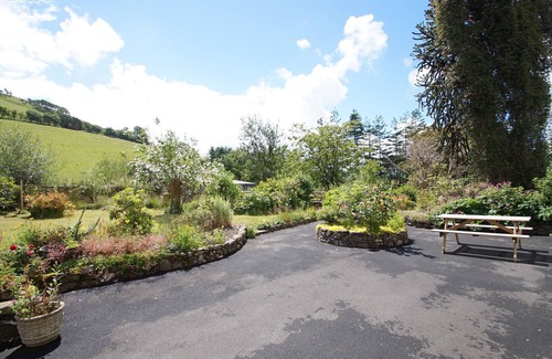 Machynlleth House | Llety Hiriaeth - Four Bedroom House, Sleeps 6