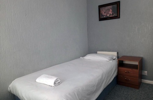 Rhondda Cynon Taff House | Llewellyn House
