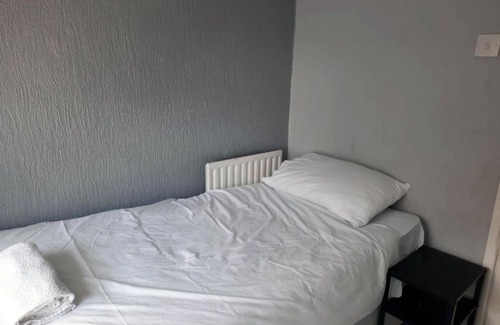 Rhondda Cynon Taff House | Llewellyn House