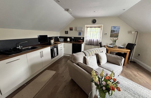 Boncath Apartment | LLOFT GWAIR - HAYLOFT, pet friendly, with a garden in Crymych