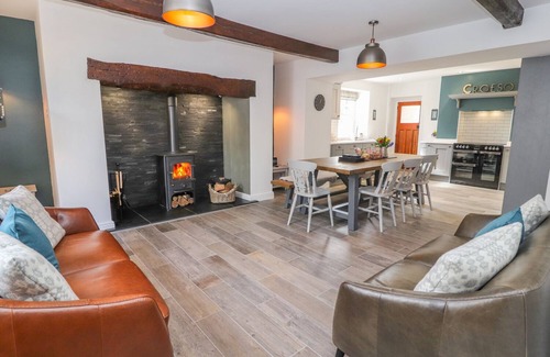 Llangernyw Cottage | LLYS ALAW, family friendly, country holiday cottage in Llangernyw