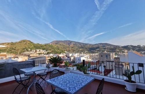 Lipari Historic Centre Apartment | Lo Nardo Accommodation