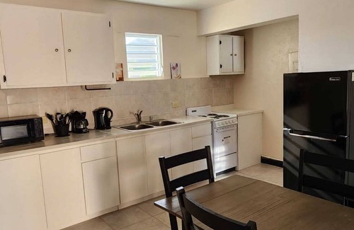 Estate Lindbergh Bay Apartment | Locals In Paradise apt. 3. 2rooms 1 min from the airport, beach, restaurants.n
