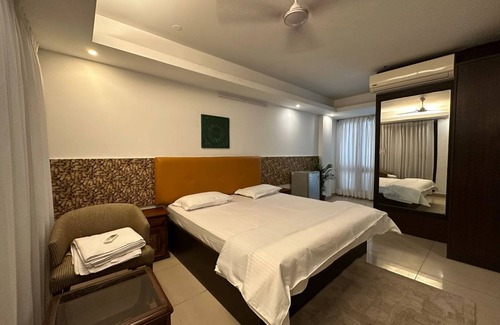 Hauz Khas Village Bed & Breakfast | Locals Stay Hauz Khas