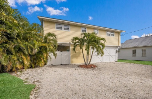 Cortez House | Located in Historic Village Near Beach, Private Pool and Spa - Lobster Key