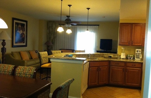 Golden Oak Condo | Located just minutes from Disney 2 bedroom