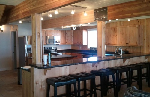 Laketown House | Located on the South Beach of beautiful Bear Lake, Utah