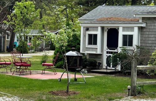 Bass River Cabin | LOCATION! Cabin sleeps3, POOL, 1 mile to OCEAN, Kitchen/Grill, Pet ok, Parking