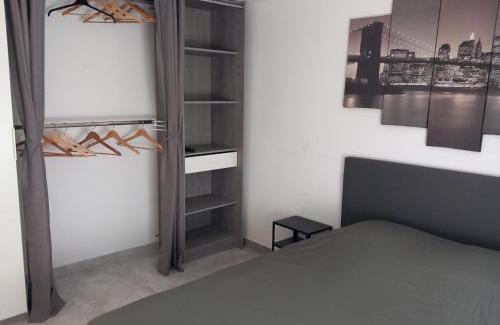 Saint-Mitre-les-Remparts Apartment | location saisonnière